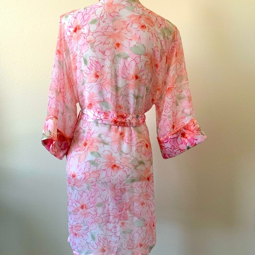 Floral Pink Robe - Picture 2 of 6